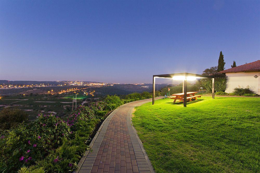 Hills Lodge
