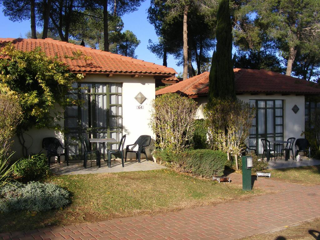 Lodge Hills Shoresh
